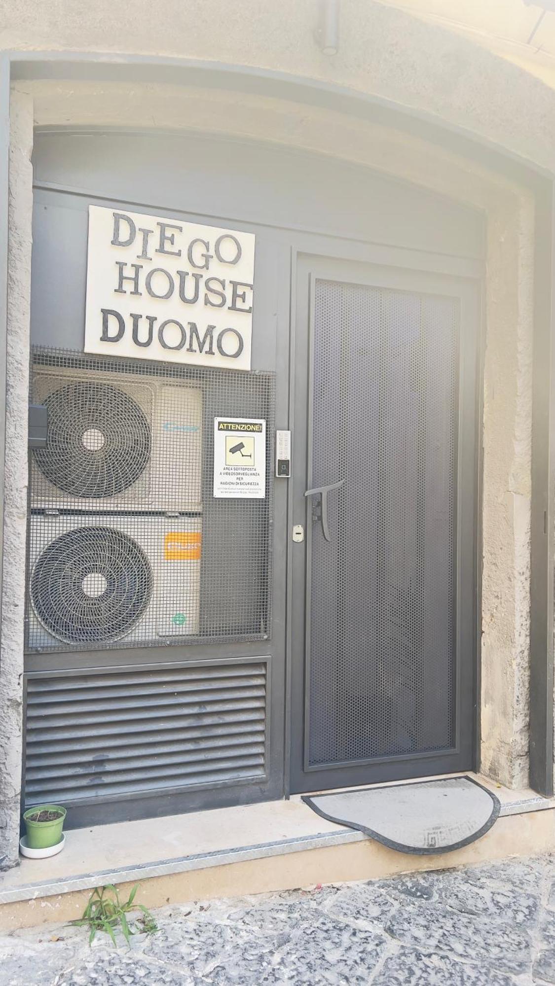 Diego Hause Duomo Nápoles